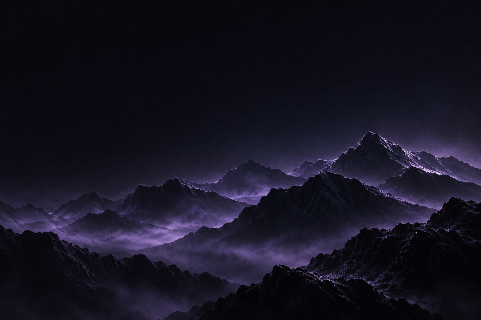 Paysage de montagnes éclairées d’une lumière violette
